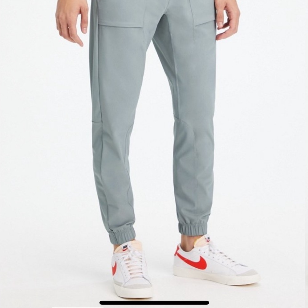The One Jogger Men’s Fabletics Pants EUC